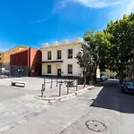 2 Bdrs & Parking In The Old Town !