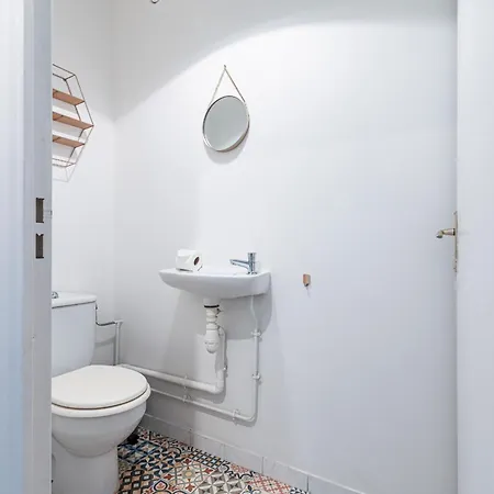 Apartment 2 Bdrs & Parking In The Old Town ! Nizza