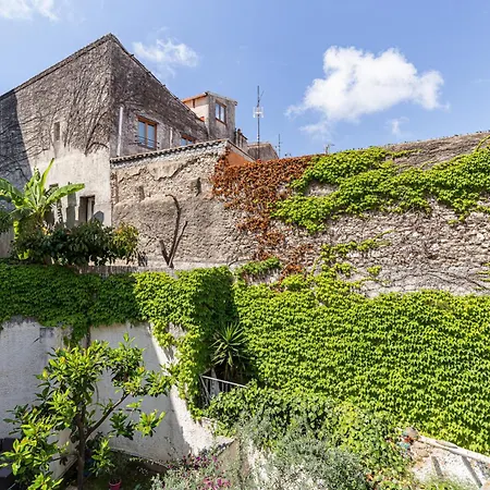 Apartment 2 Bdrs & Parking In The Old Town ! *