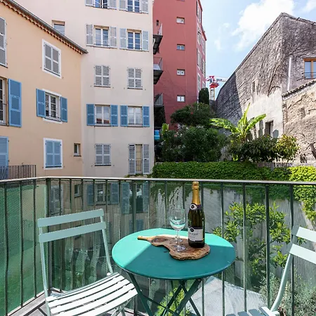 Apartament 2 Bdrs & Parking In The Old Town !