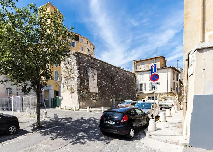 Lejlighed 2 Bdrs & Parking In The Old Town ! *