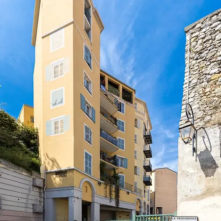 2 Bdrs & Parking In The Old Town ! Appartement Nice