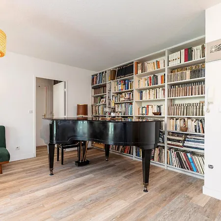 2 Bdrs & Parking In The Old Town ! Appartement *